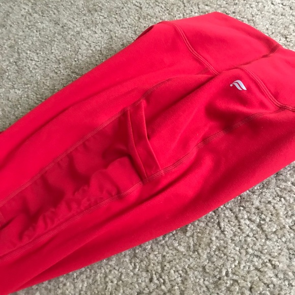 Fabletics Power hold capris - Picture 2 of 4